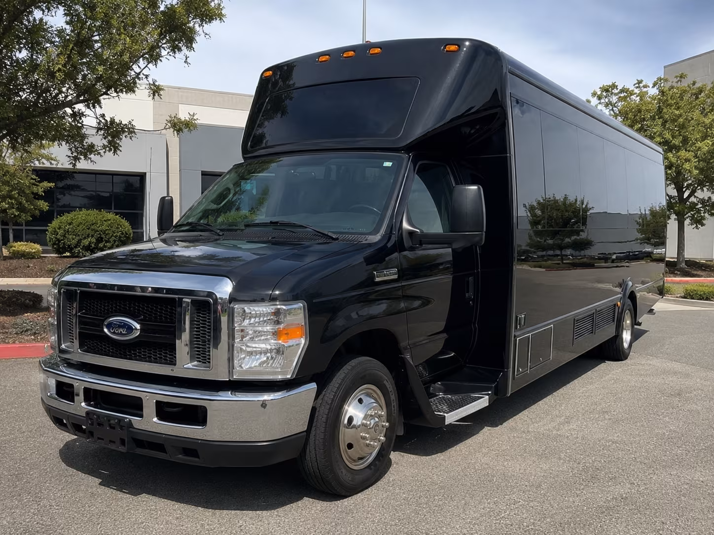 bachelor and bachelorette party buses in boston